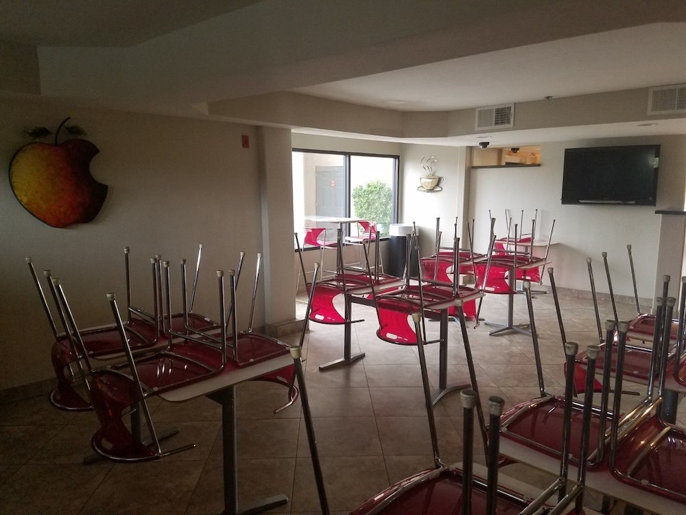 Infinity Inn & Suites 21/30