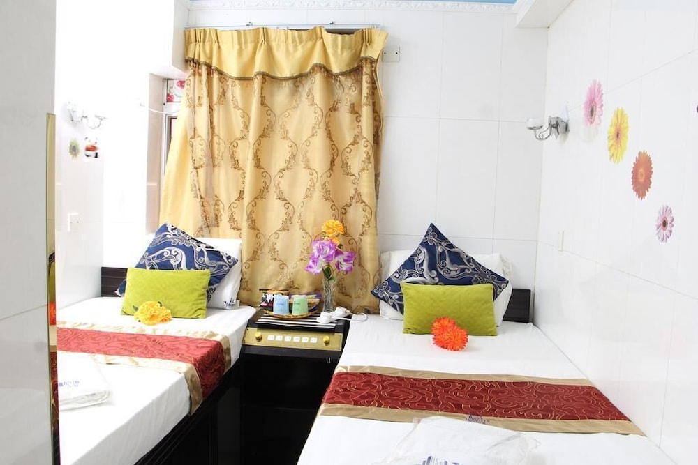 Om Guest House 57/74