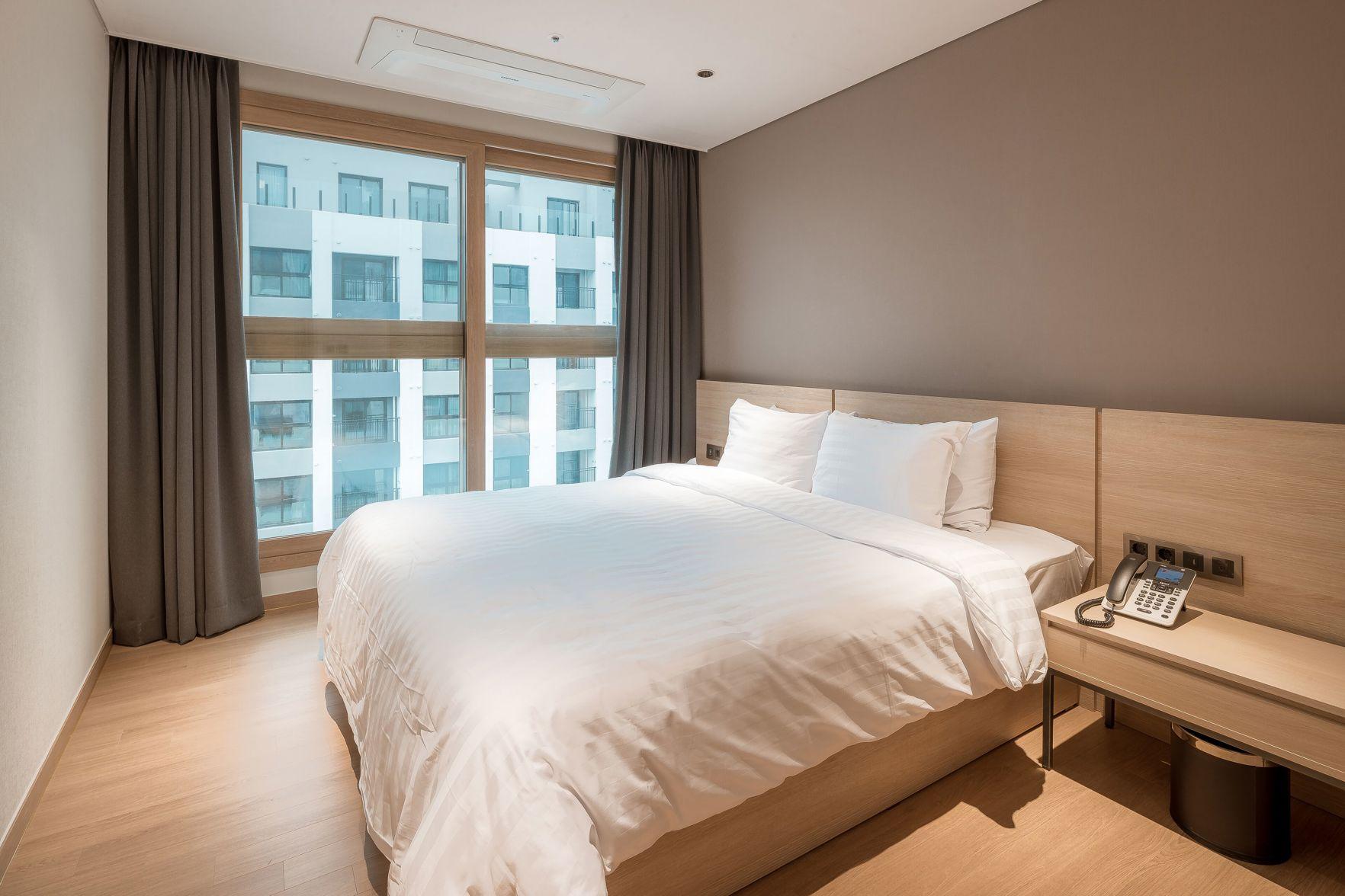ROYAL, 3 ROOMS, SUITE