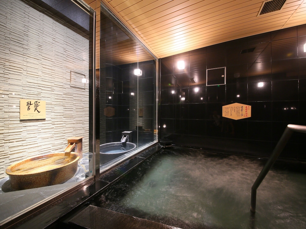 swimming pool spa
