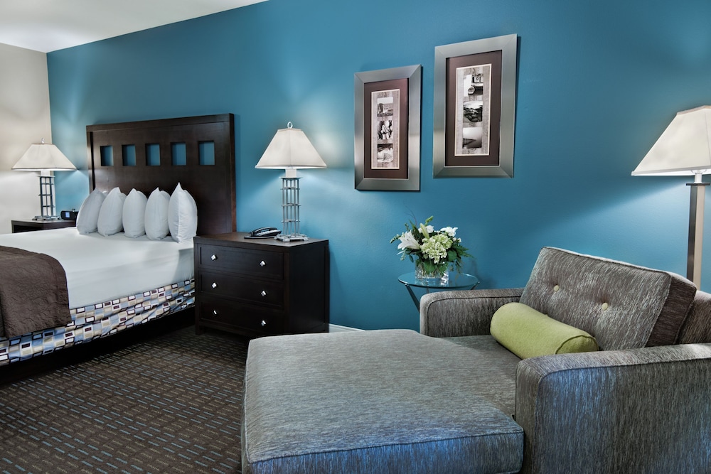 Oxford Suites Silverdale 35/59