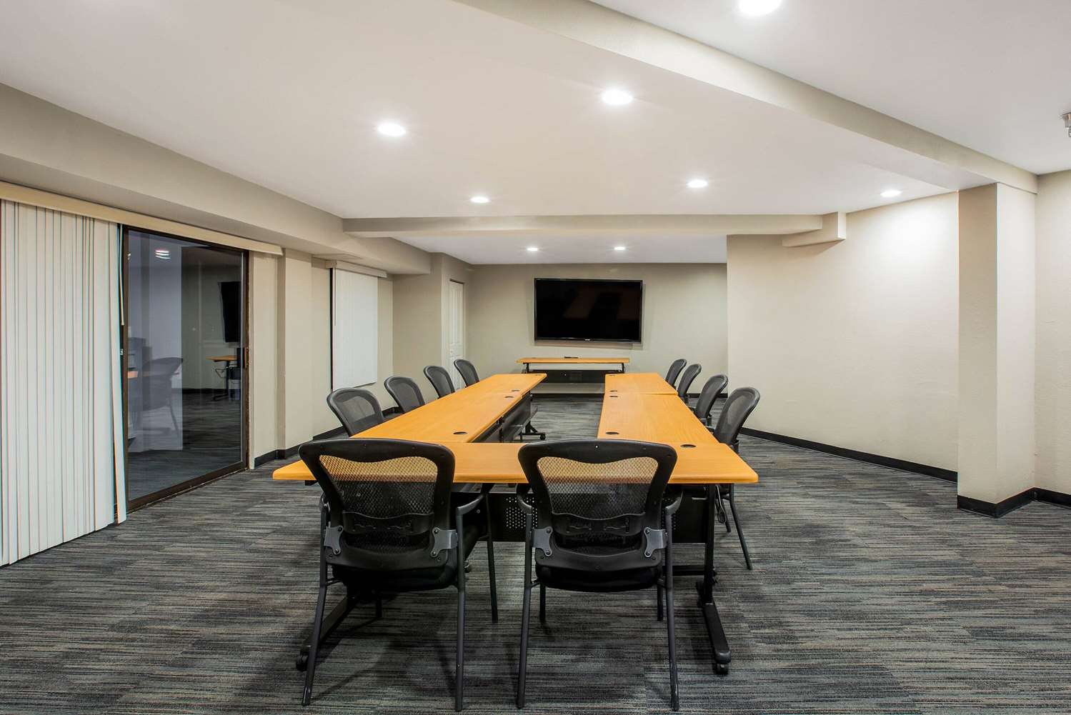La Quinta Inn & Suites By Wyndham Pomona 39/52