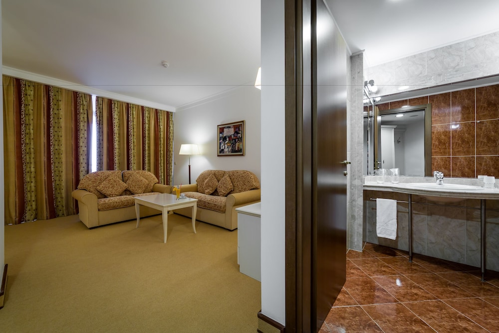 Hotel Helena Sands 39/50