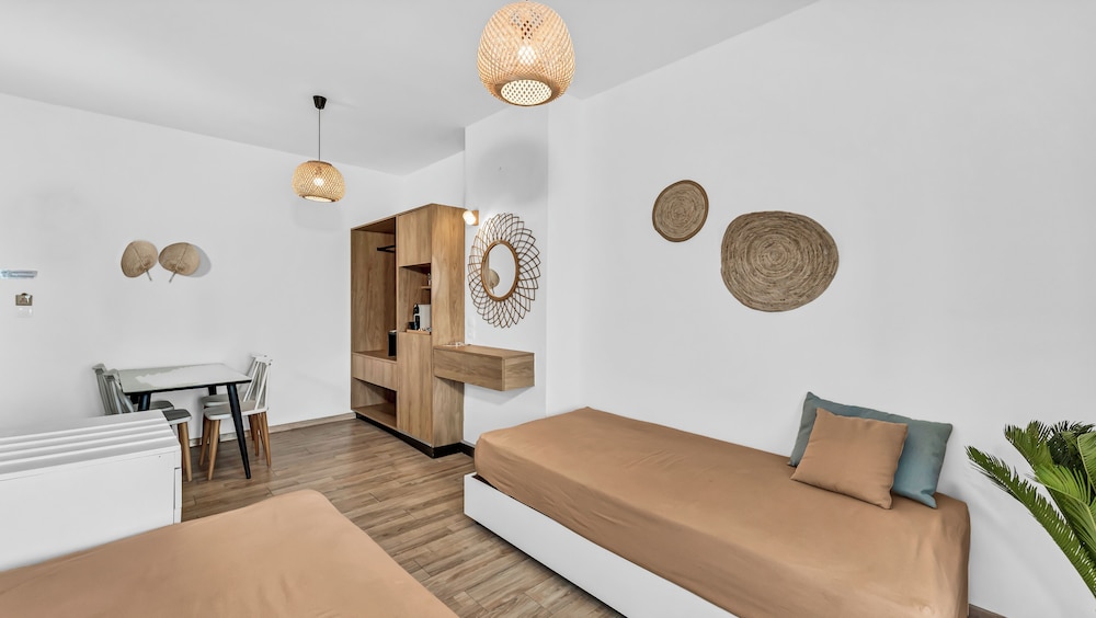 Sunset Beach Hotel 27/50