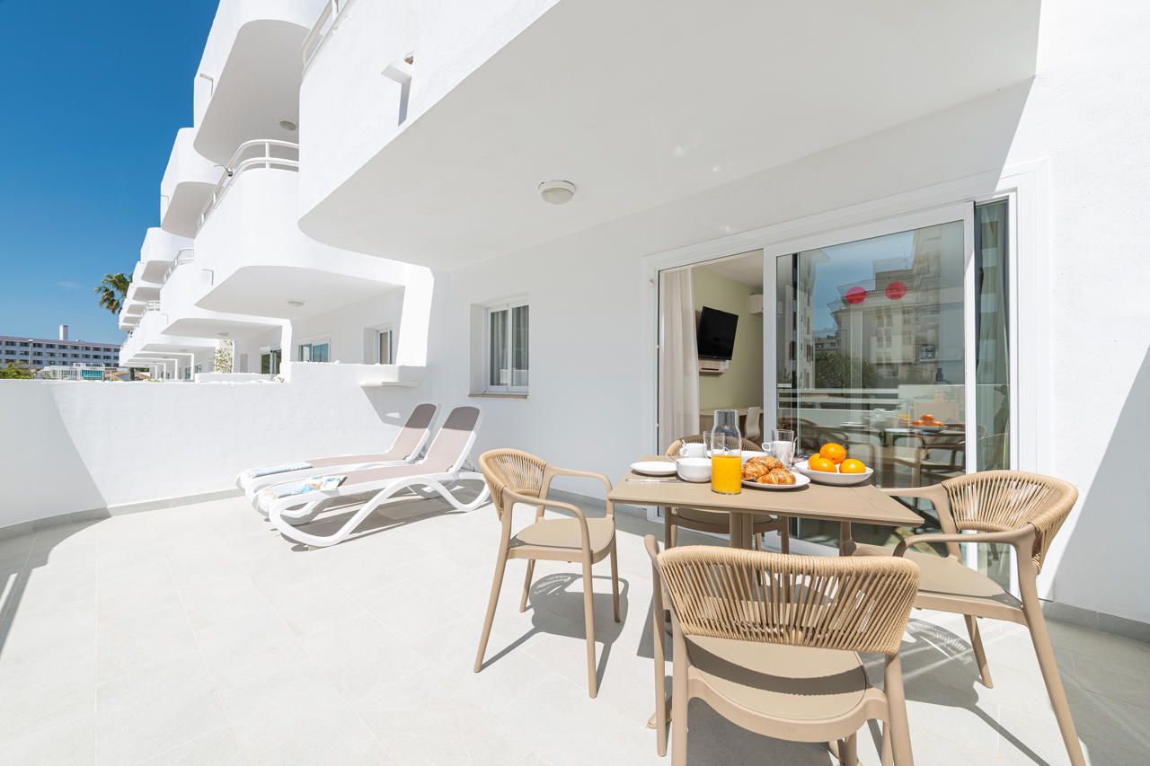Olive Beach Apartments 53/62