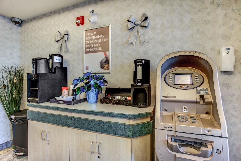 Motel6 Grande Prairie, AB 50/65