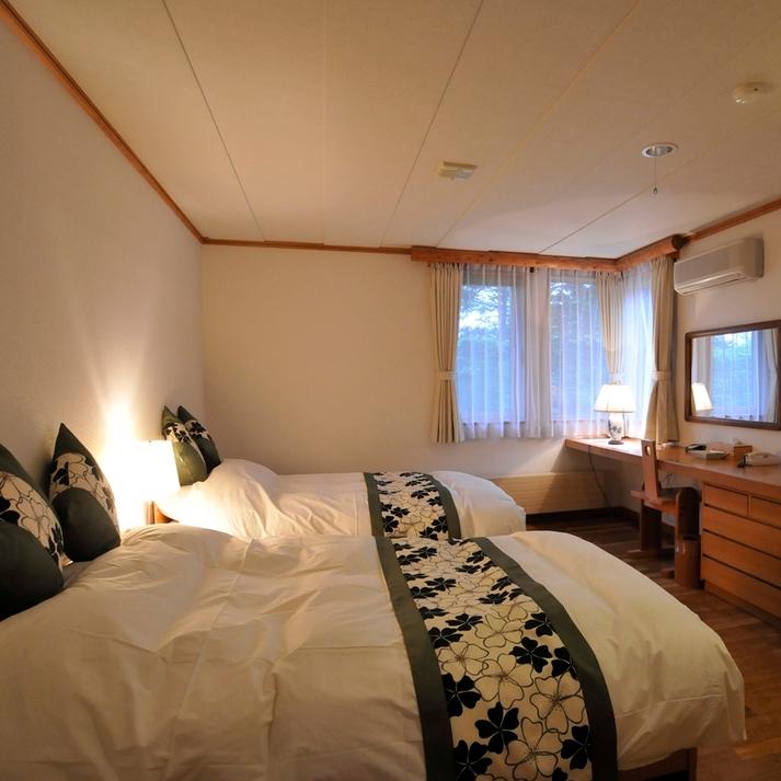 Deluxe, Suite, Twin Beds, Lake View