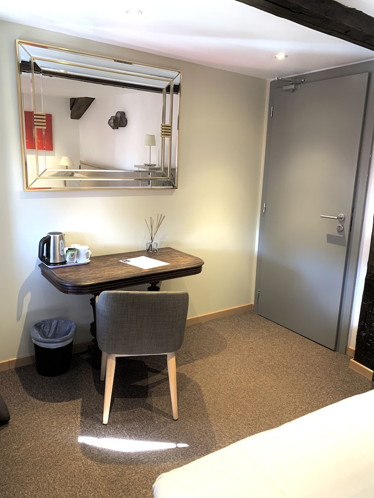 Au Cheval Blanc Hôtel Et Restaurant 3/49