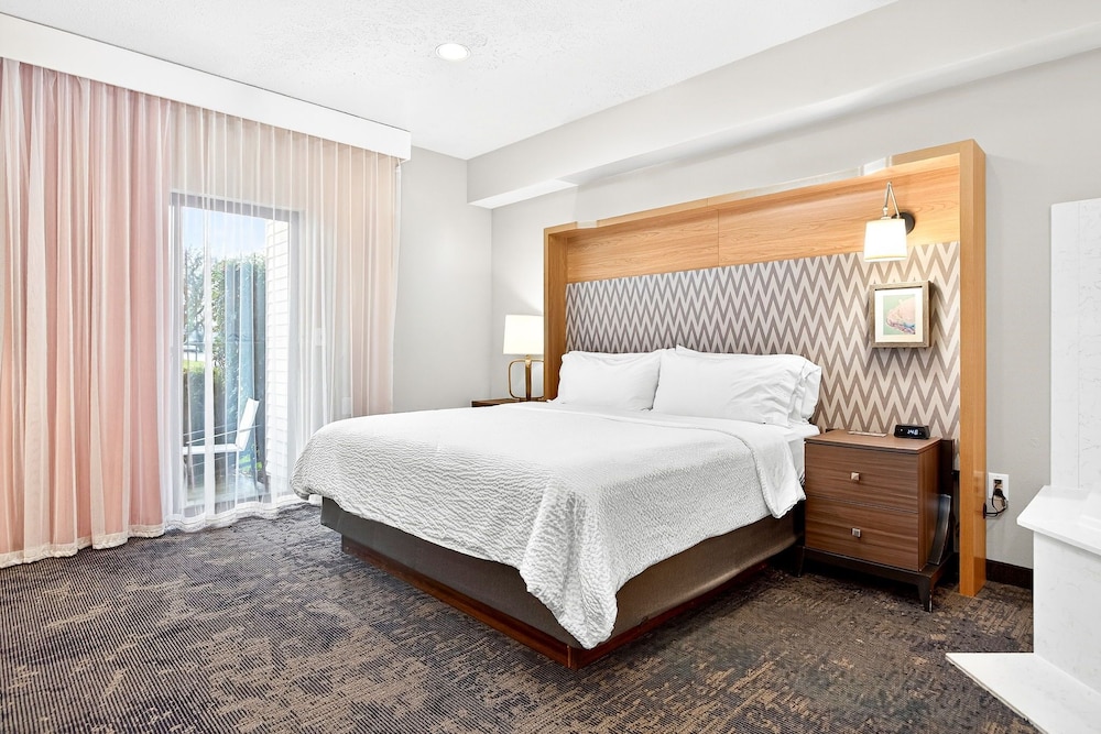 جناح بسرير كينج بإطلالة على النهر بغرفة نوم واحدة، Holiday Inn Clarkston - Lewiston 4/10