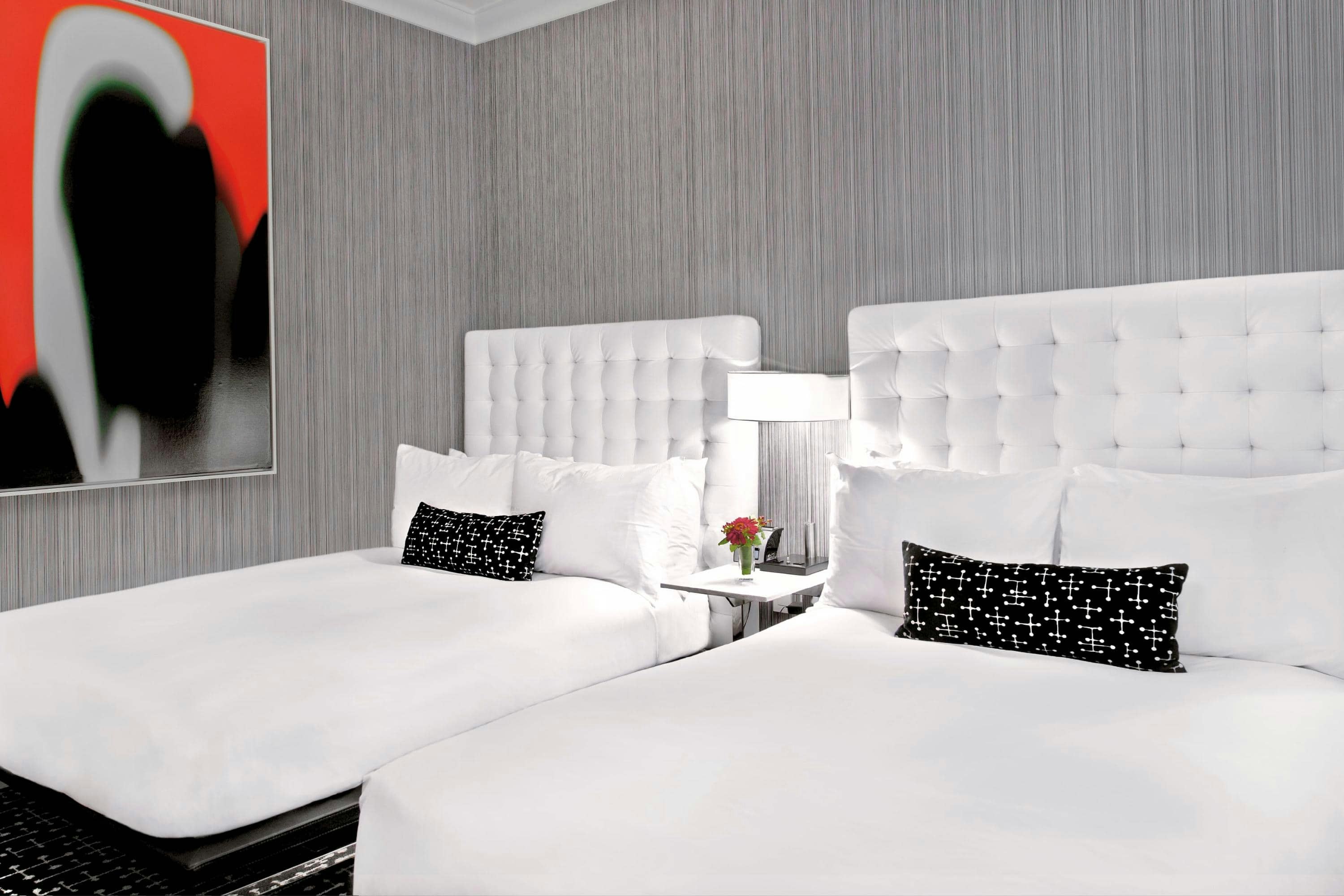 DELUXE, 2 DOUBLE BEDS