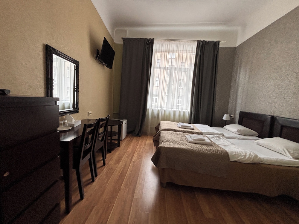 Viktorija Hotel 18/50