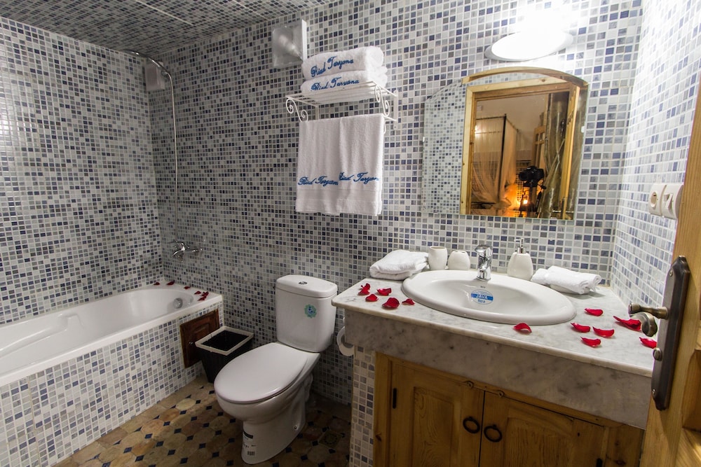 RIAD TARYANA 46/53
