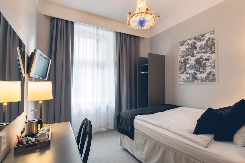 Crystal Plaza Hotel 20/32