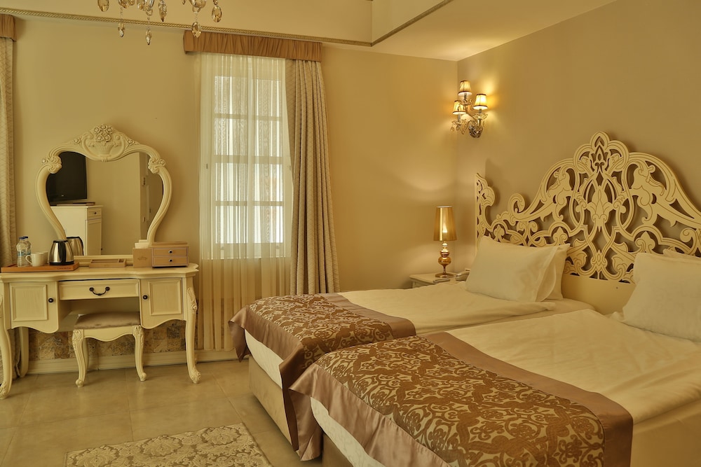 Elegance East Hotel Boutique Class 29/70