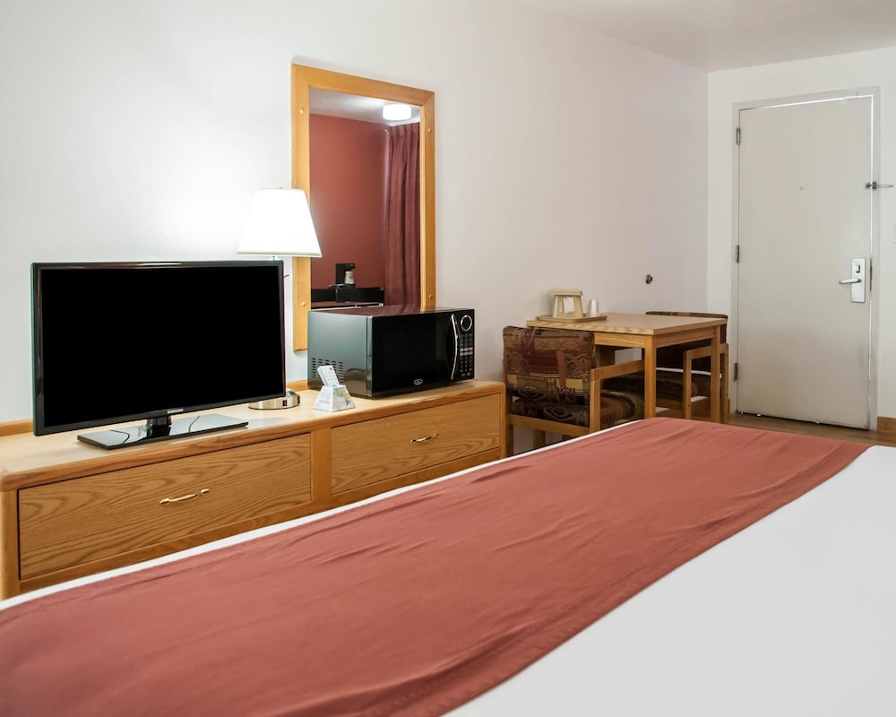 Econo Lodge Old Town 20/40
