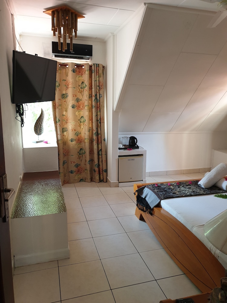 VILLA AUTHENTIQUE 22/50