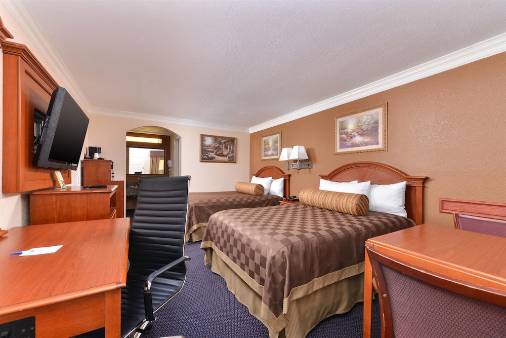 Americas Best Value Inn & Suites Alvin Houston 15/35