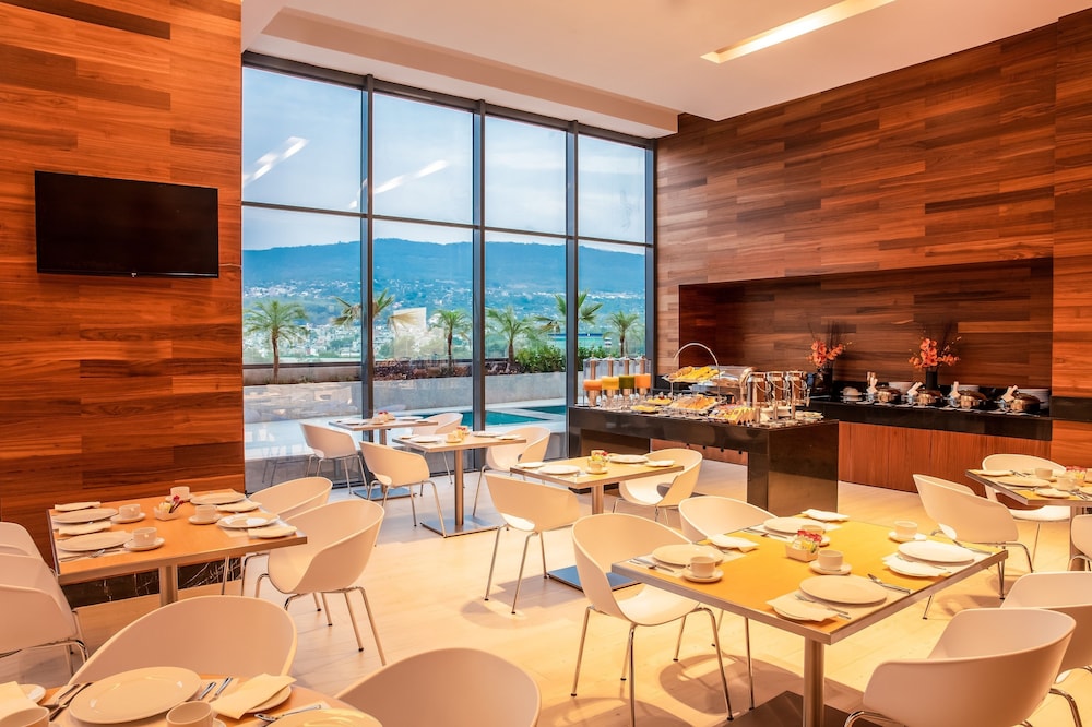 Fiesta Inn Tuxtla Fashion Mall 36/57