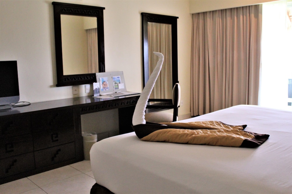 Bluebay Grand Esmeralda All Inclusive 37/50