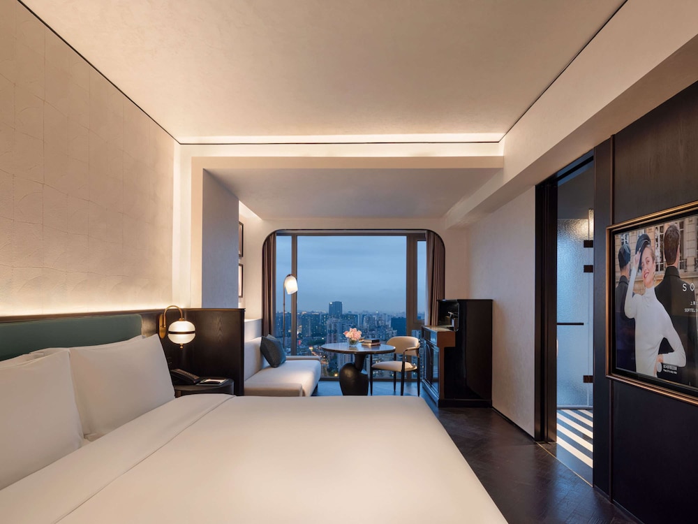 Sofitel Shanghai North Bund 25/60