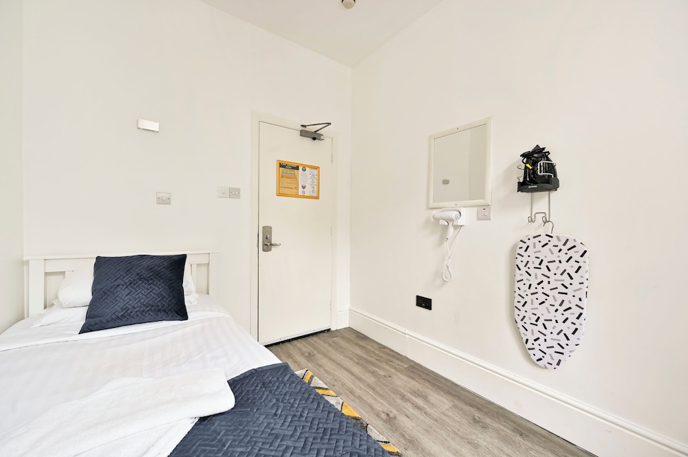City London Hotel 31/50