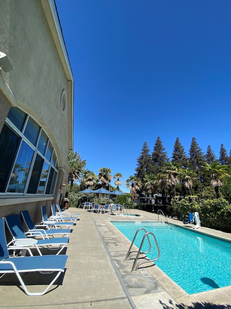 Fairfield Inn Sacramento Cal Expo 25/50