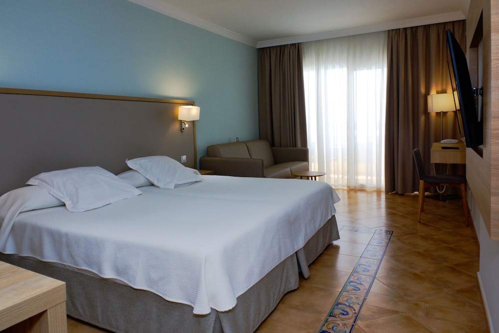 R2 Buganvilla Hotel and Spa 4/33