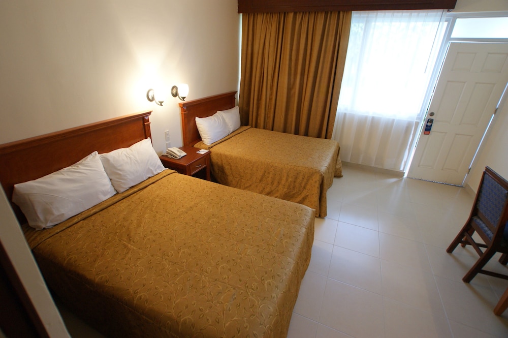 Standard, 2 Double Beds