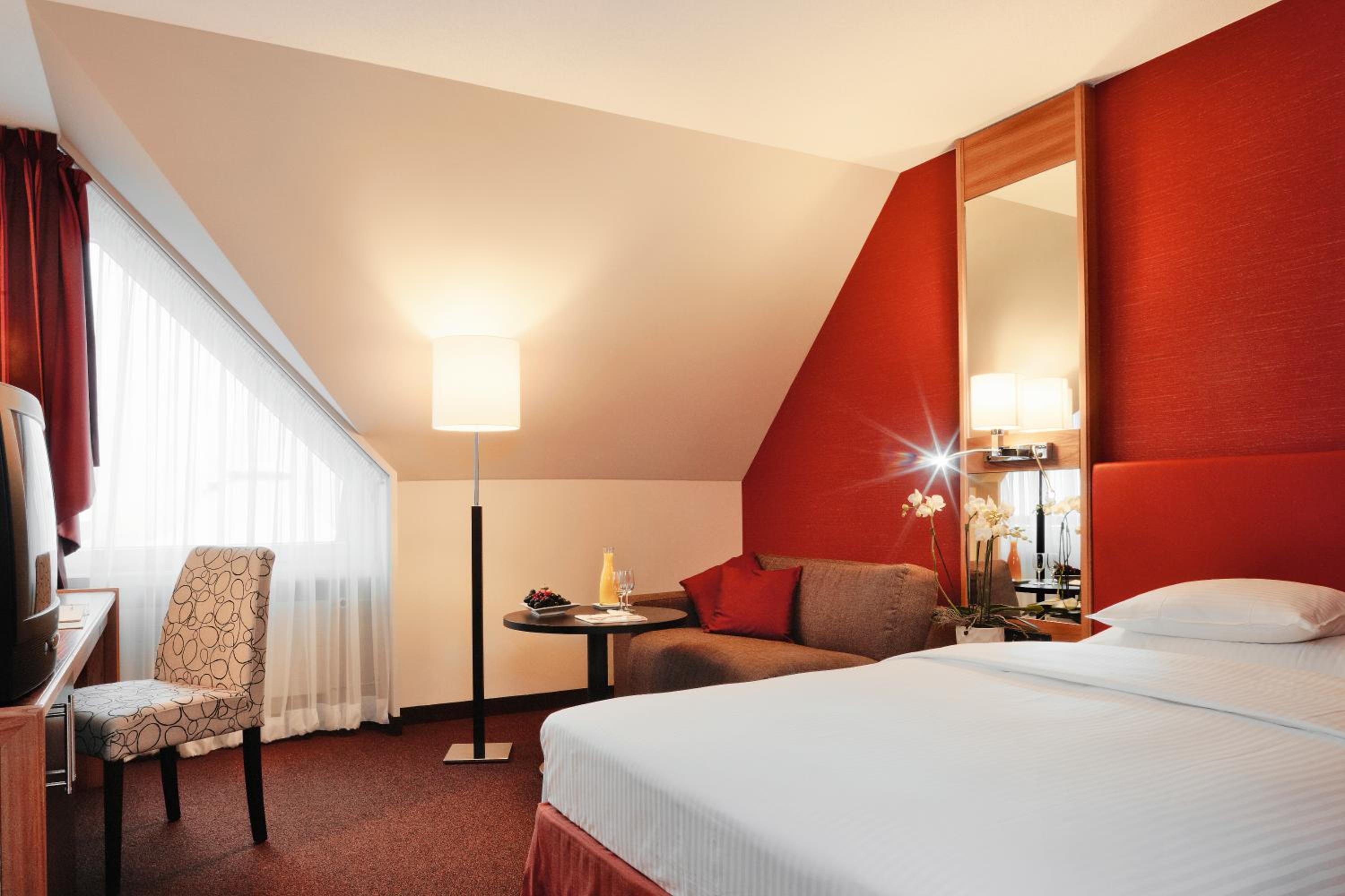 Superior, French Bed