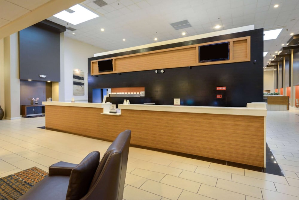 Lobby at Wyndham Columbus, COLUMBUS - OH
