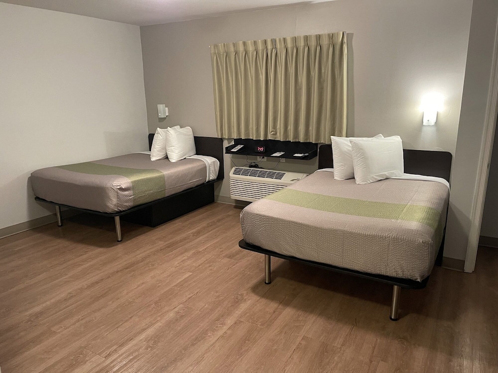 Motel6 Richmond, VA - I-64 West 17/58