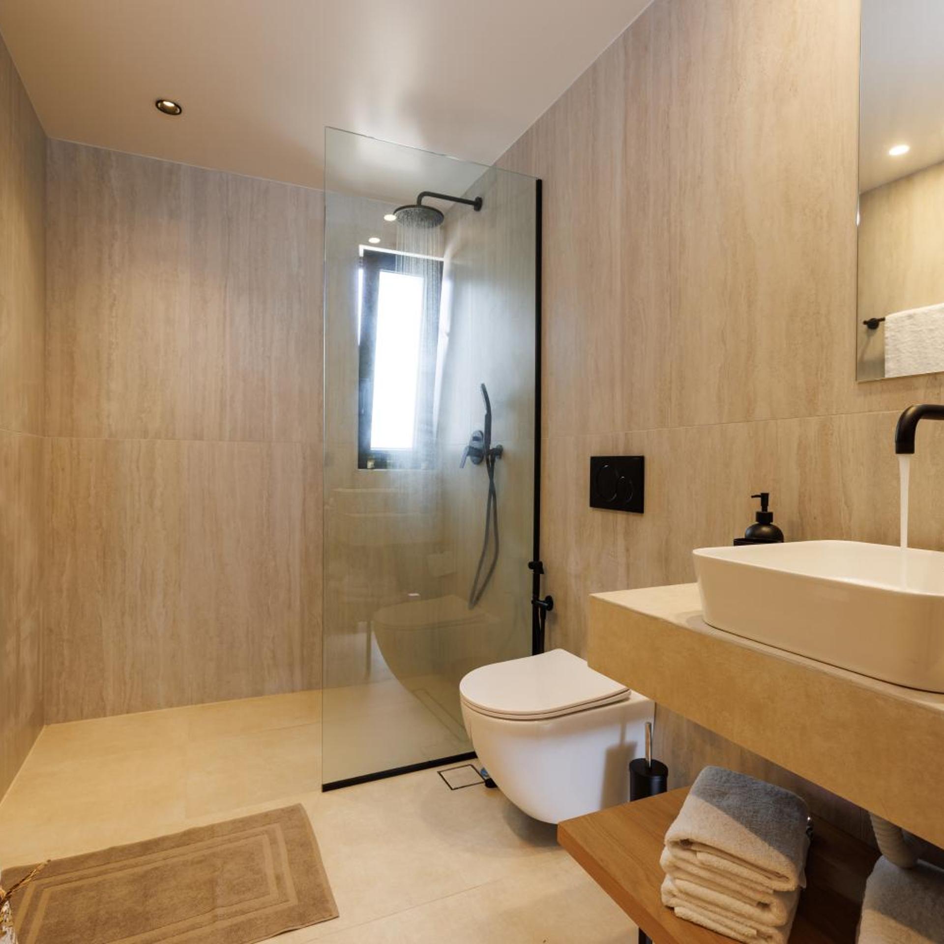 Sokratis LocoLux Villas & Suites 82/86
