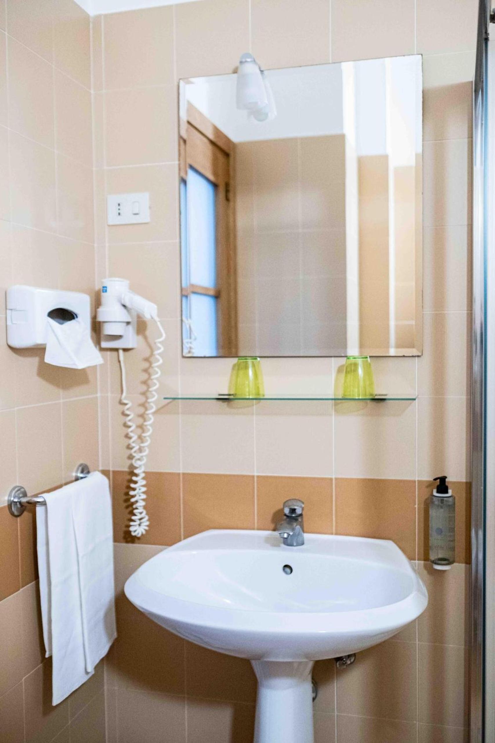غرفة بسرير مزدوج بإطلالة على البحر، Hotel Baglio Santacroce 5/5