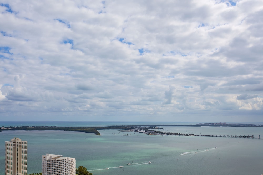 Brickell by Miami Vacation Rentals 40/42