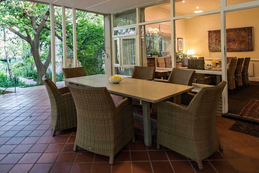 Melrose Place Guest Lodge and Conferencing 25/50