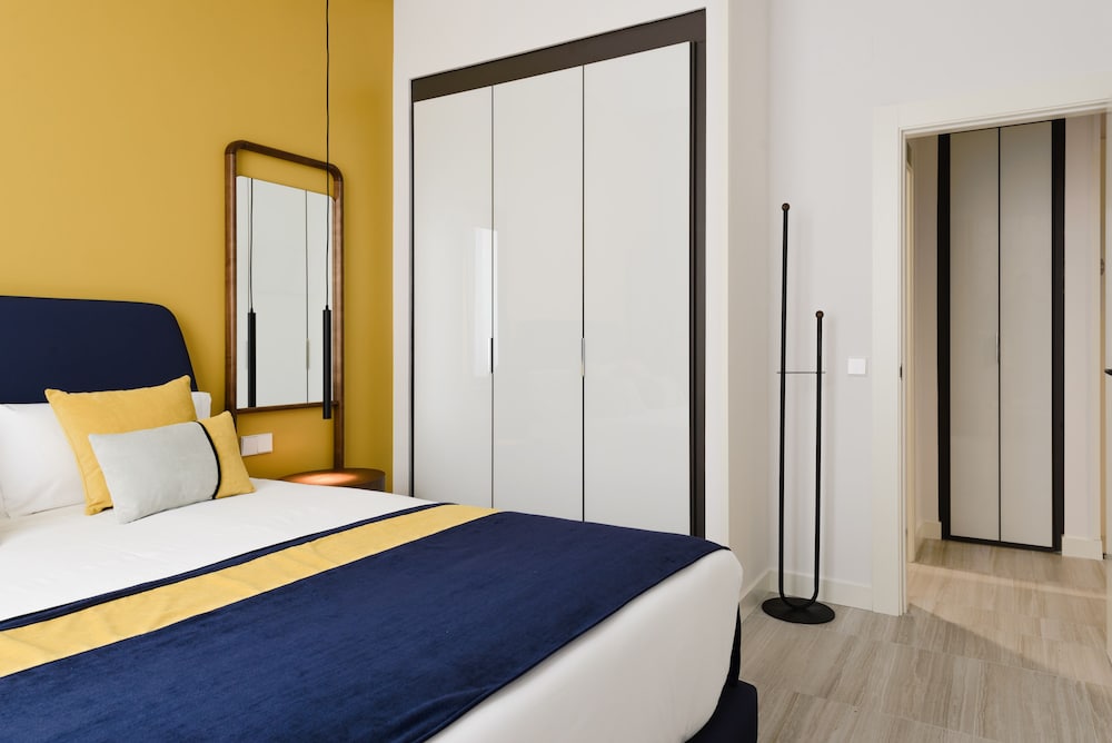 Smartrental Collection Gran Via Centric 7/50