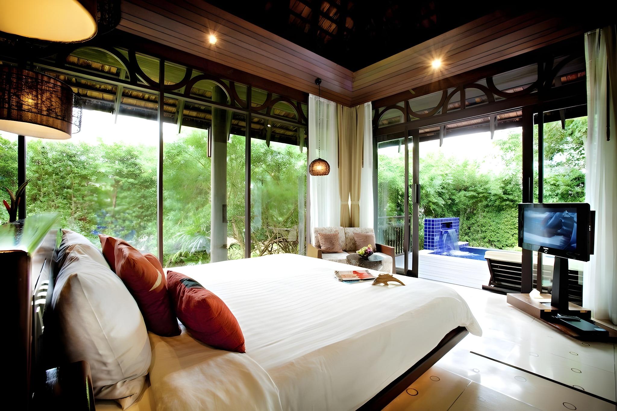 DELUXE POOL VILLA