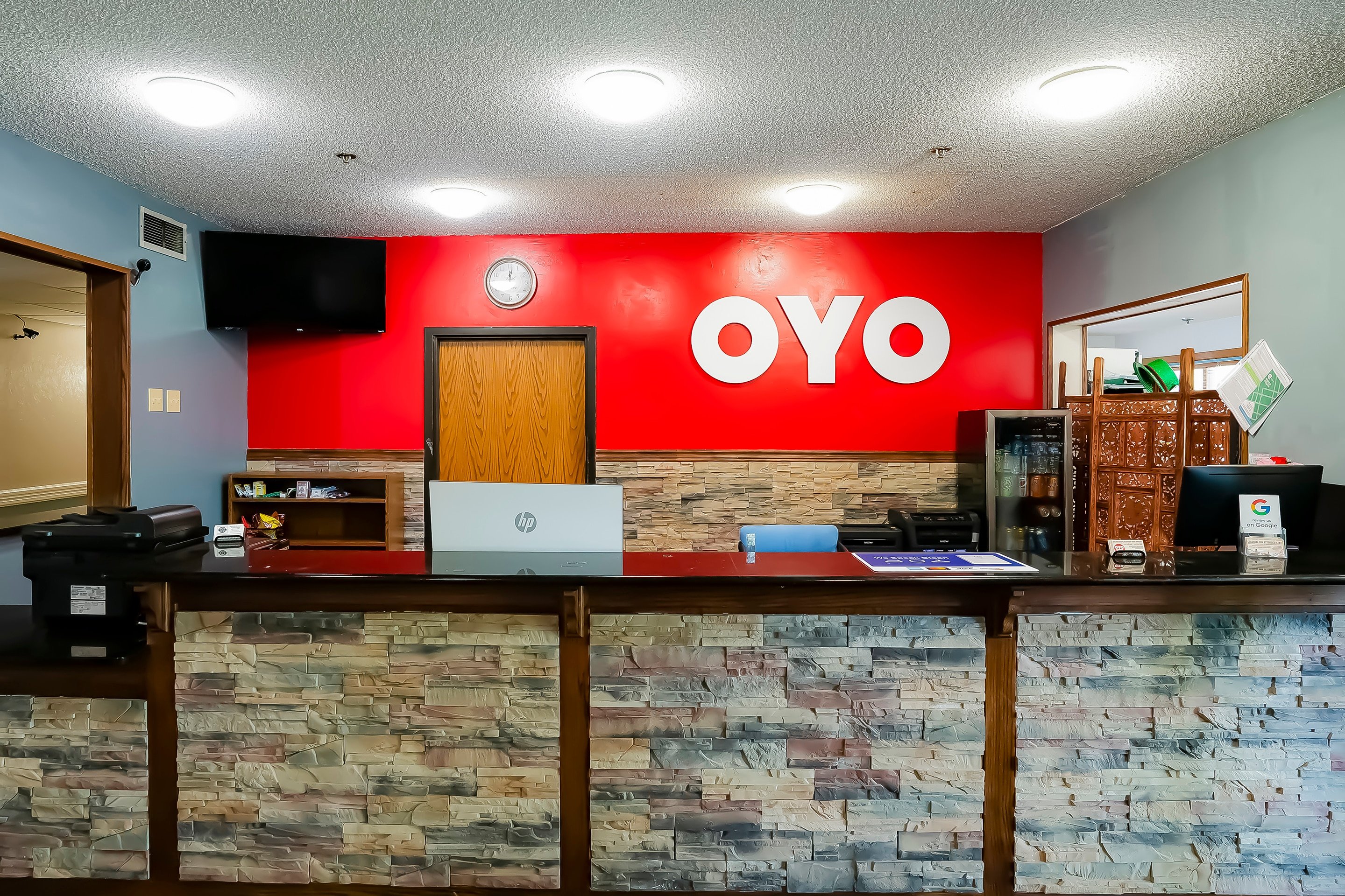 Lobby at OYO Hotel Redwood Falls near Jackpot Casino, Redwood Falls - MN