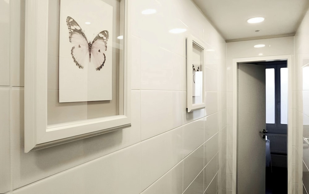 ROOM, DOUBLE BED, SHARED BATHROOM