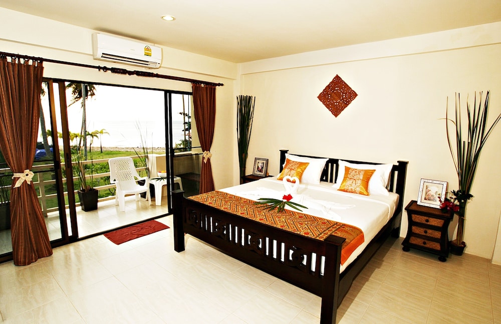 DELUXE, DOUBLE BED, SEA VIEW