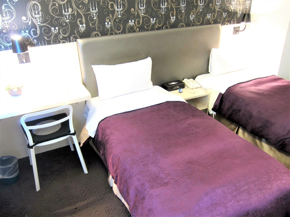 XIMEN HOTEL 24/70