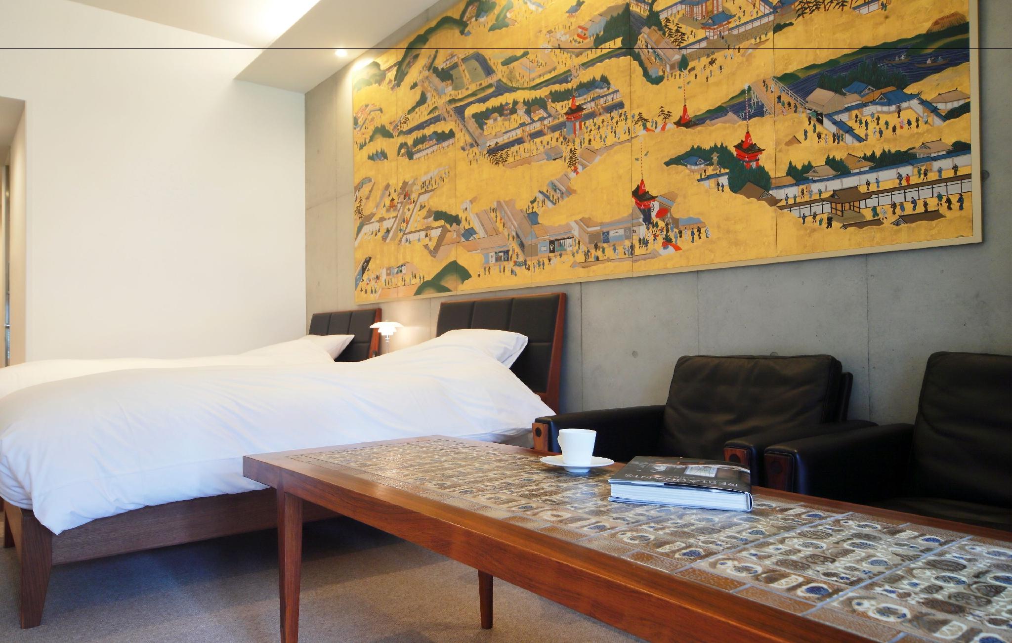 Room, Twin Beds, City Side