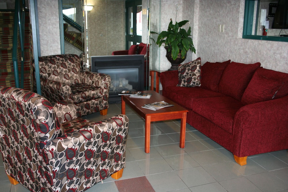Lexington Inn & Suites Windsor 39/51