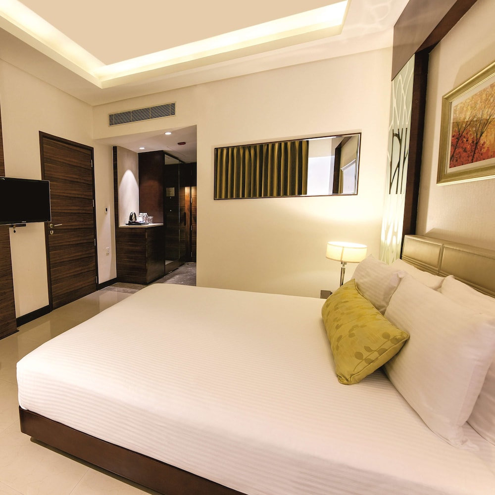 DoubleTree by Hilton Gurugram Baani Square 19/47