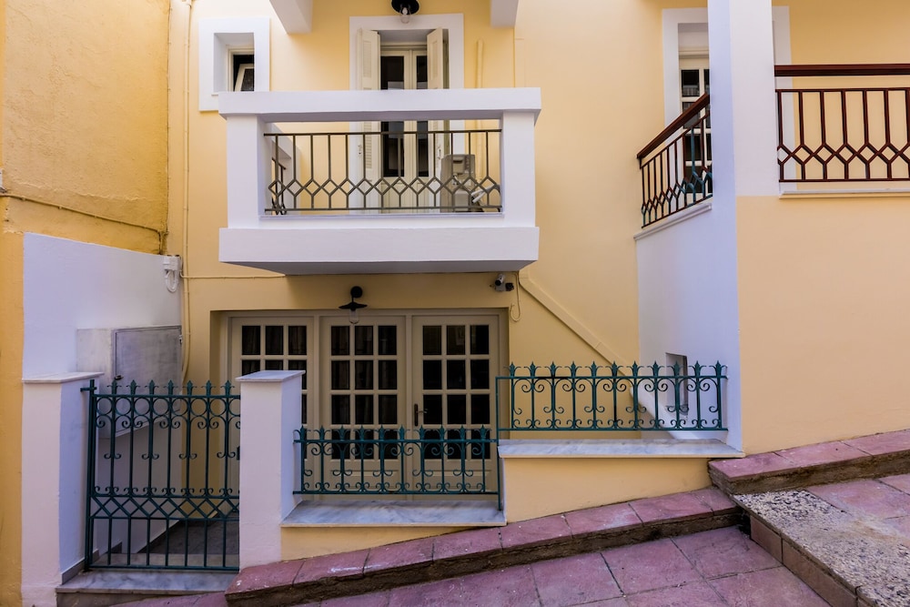 Lemon Tree House Hotel 2/50