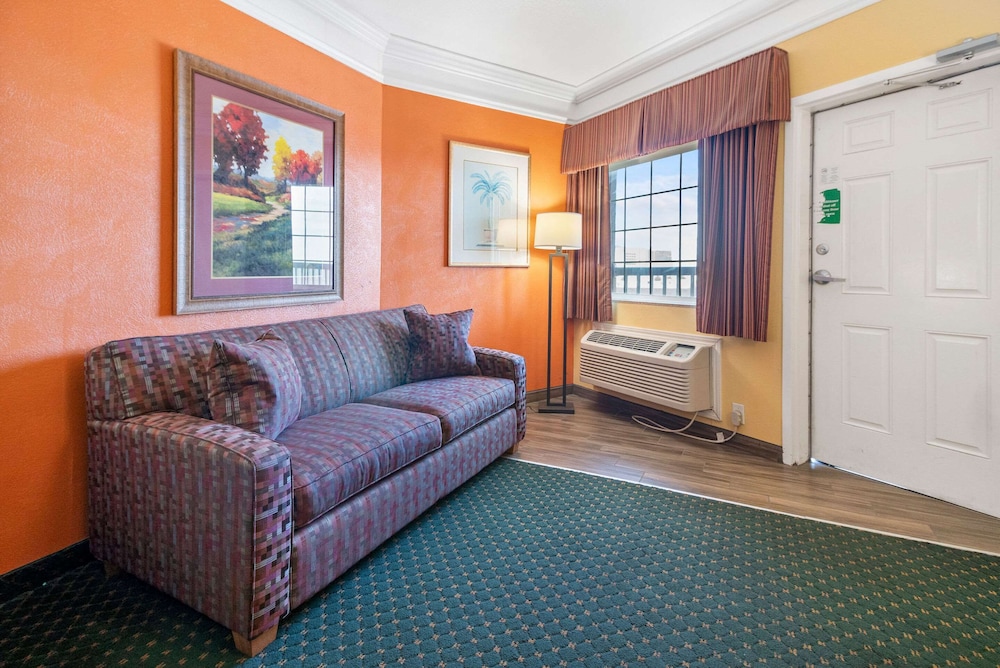 Hyatt Select Galveston Beachfront 27/43