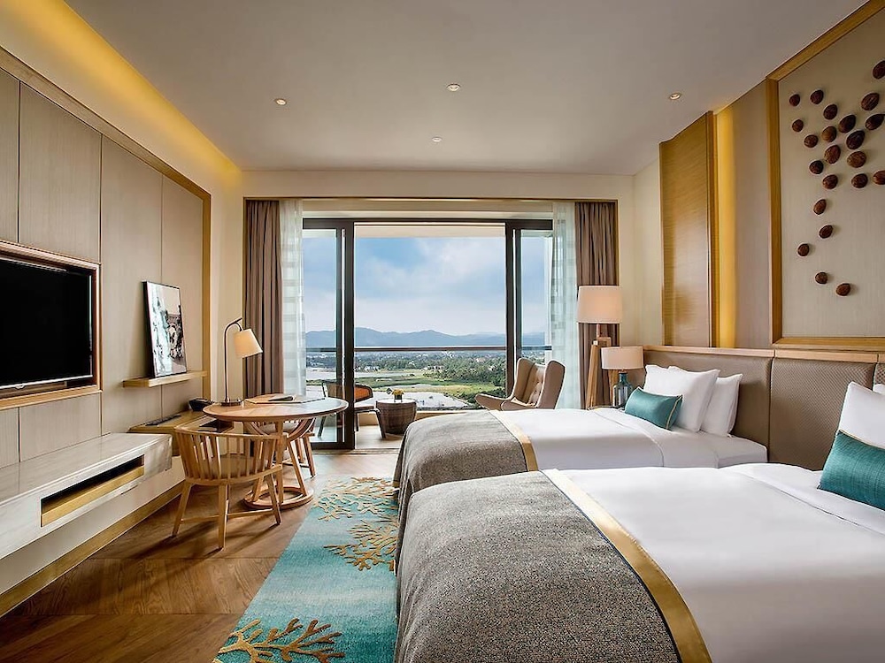 SUPERIOR, TWIN BEDS, GARDEN VIEW