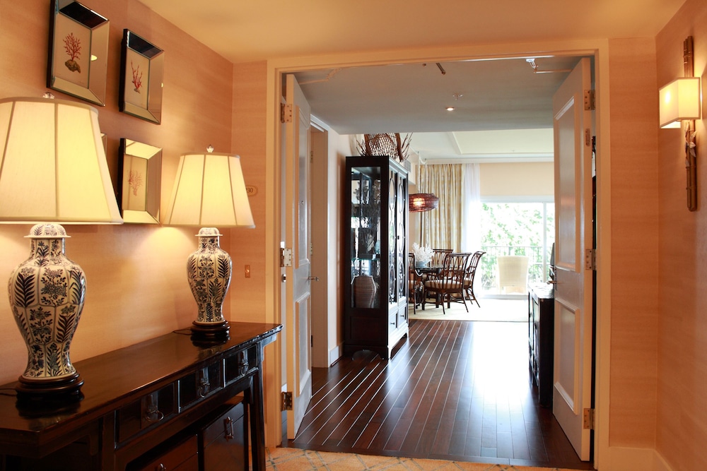 The Kahala Hotel and Resort 32/80