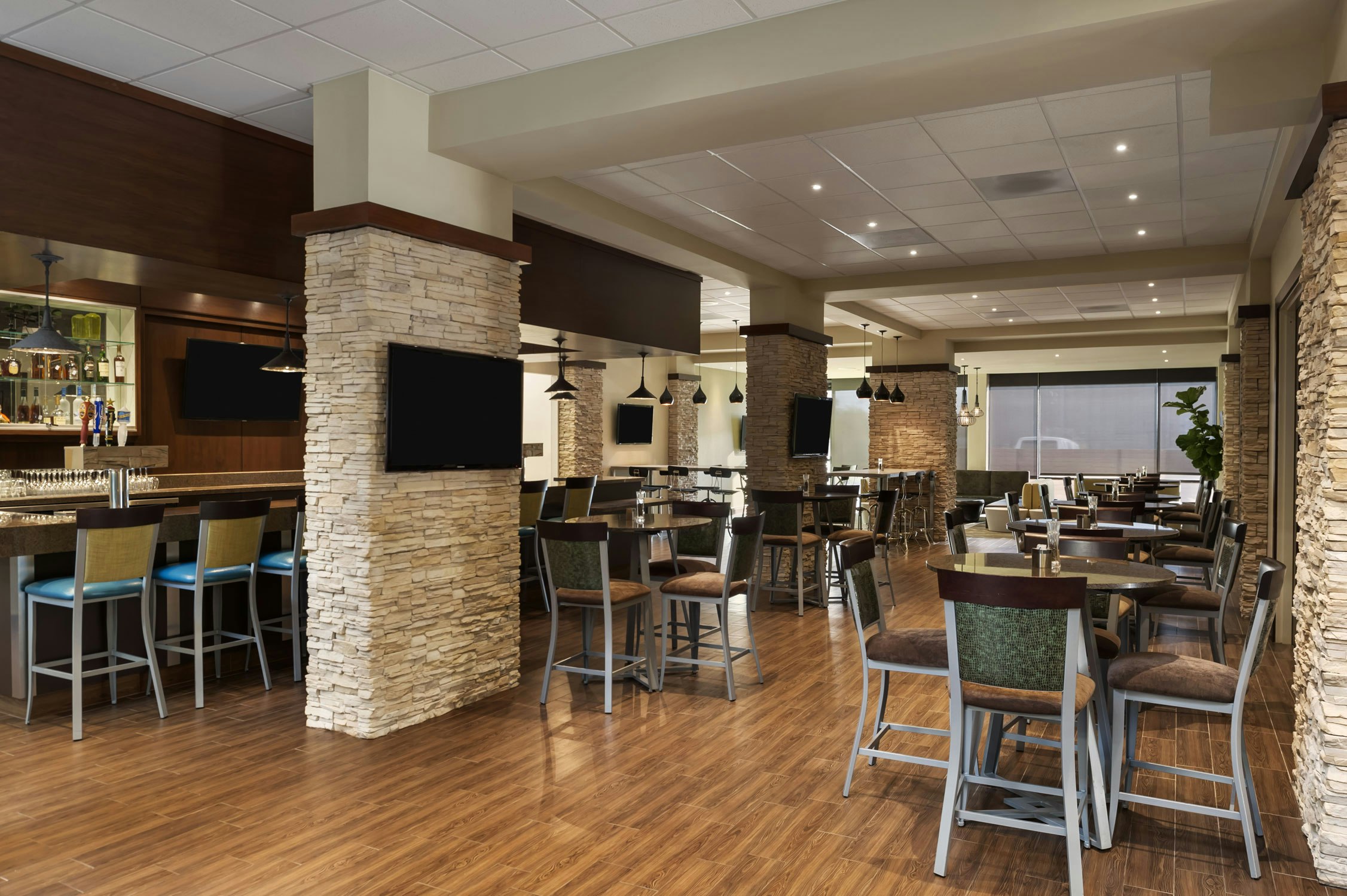 Embassy Suites by Hilton Dallas Market Center 54/72