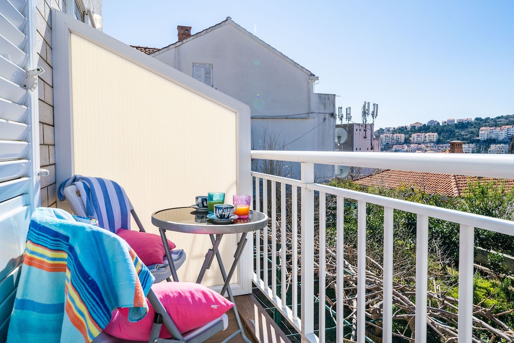 Jele Rooms 39/50